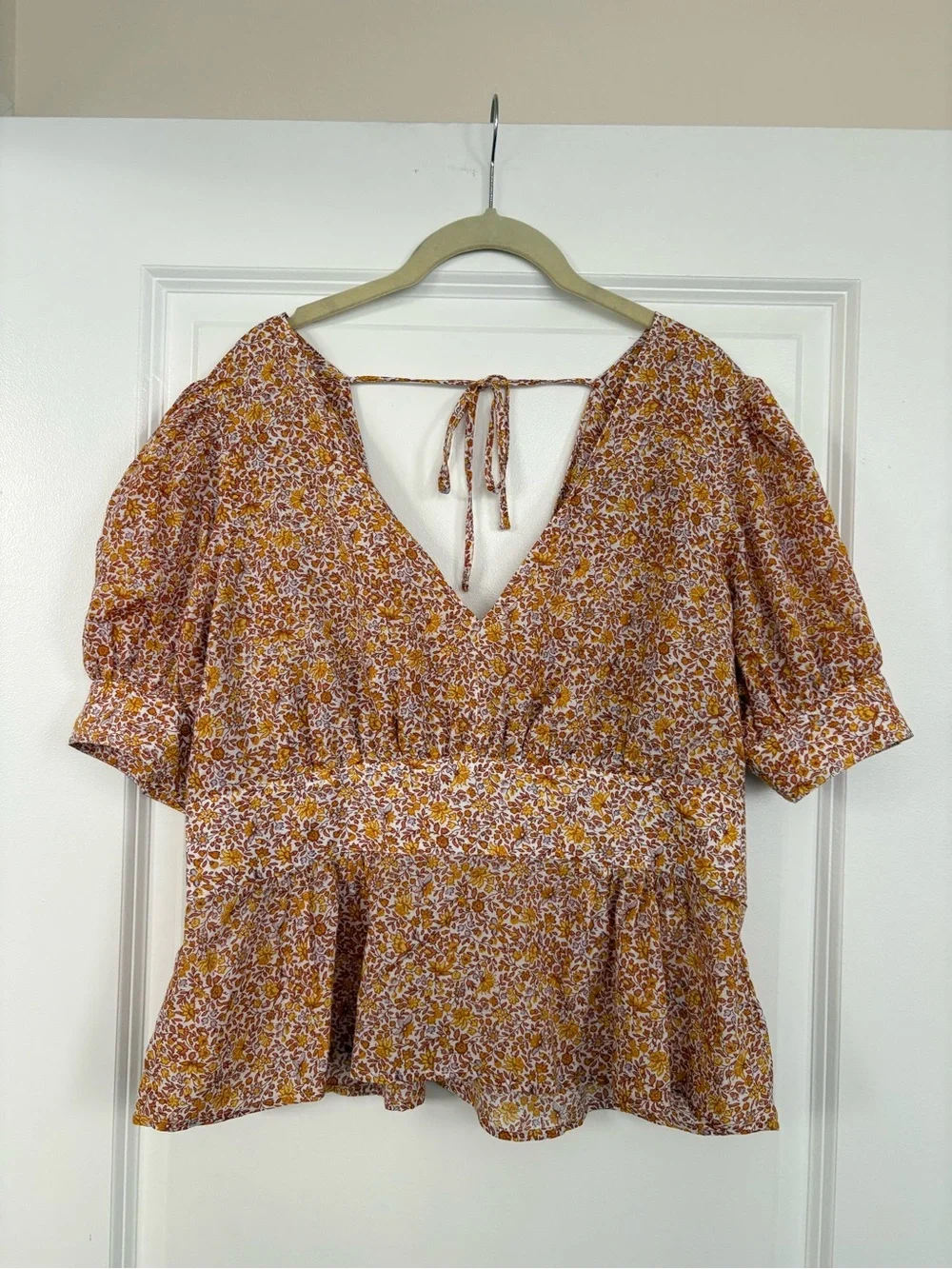 J. Crew Puff Sleeve V-Neck Top in Scattered Blooms Size 12
